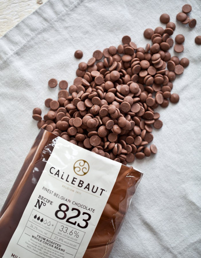 Callebaut 823 33.6% Milk Couverture chocolate-2.5kg